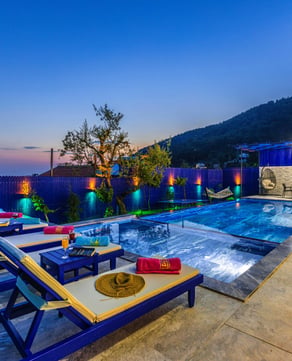 Heated Pool & Hot Tub