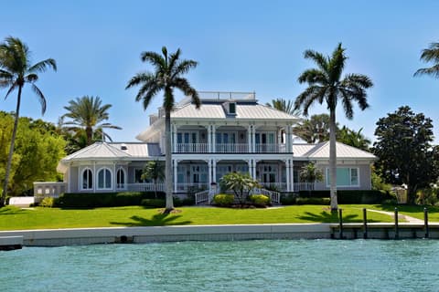 Budget-Friendly Stay: Comparing Villa and Hotel Accommodations