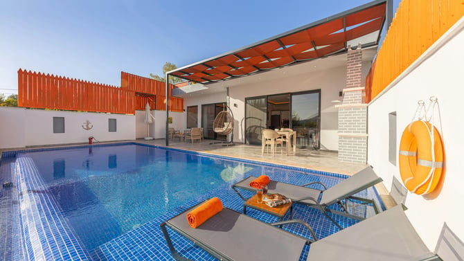 Villa vs Hotel: Pros and Cons For Your Ideal Vacation